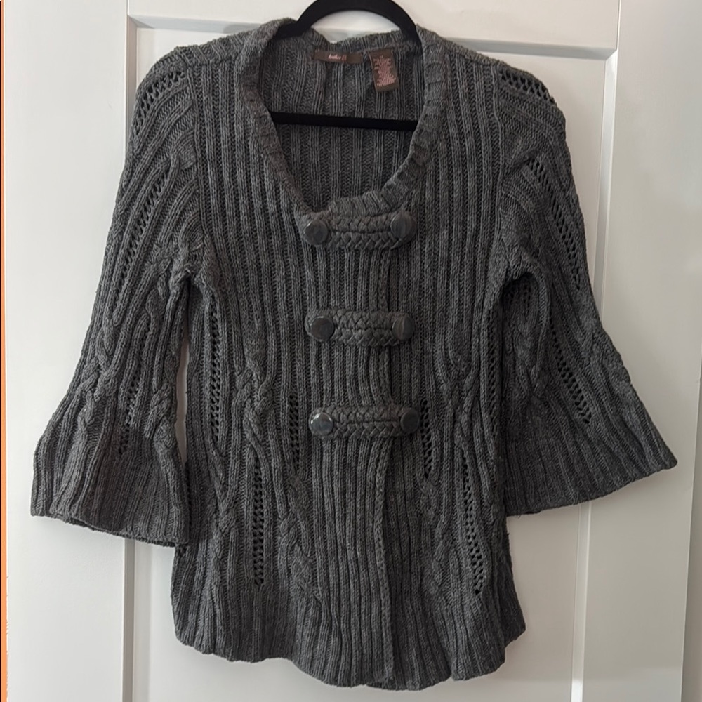 Gray Cardigan with Chunky Knit and V-Neck Design
